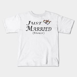 Just Married (Finally) Gay Pride Interlinking Male Gender Symbols Kids T-Shirt